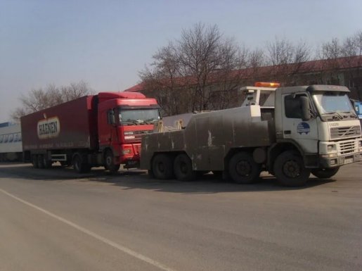 Эвакуация грузовой техники. Техпомощь стоимость услуг и где заказать - Мурманск