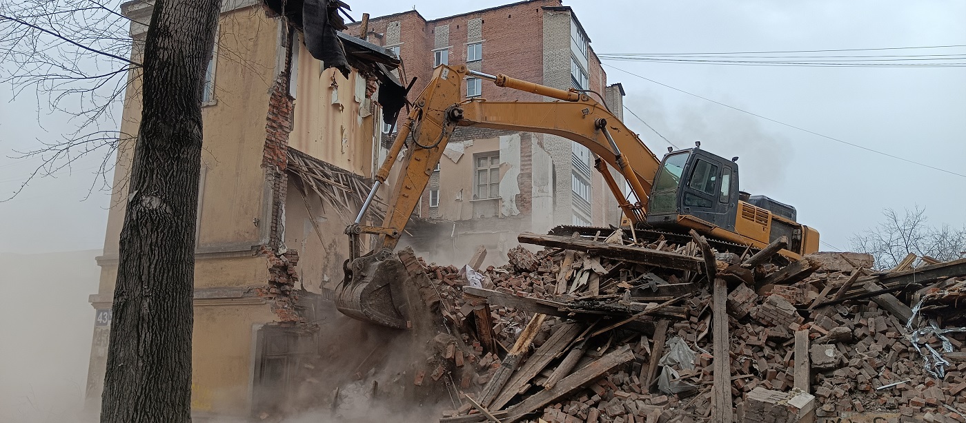 Услуги по сносу и демонтажу старых домов, строений и сооружений в Снежногорске