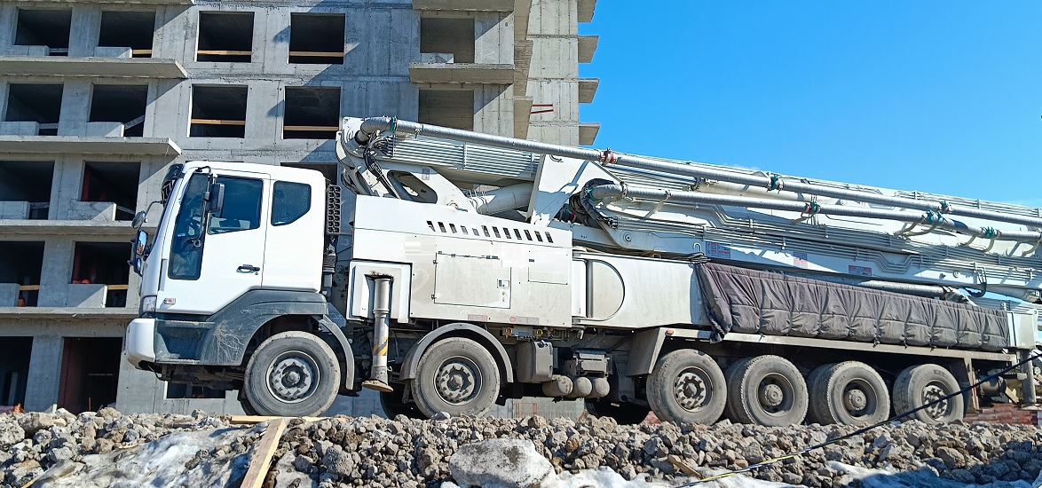Услуги и заказ бетононасосов для заливки бетона в Североморске